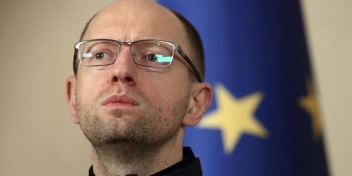 Яценюк: Евросоюз не дает США поставить оружие Украине