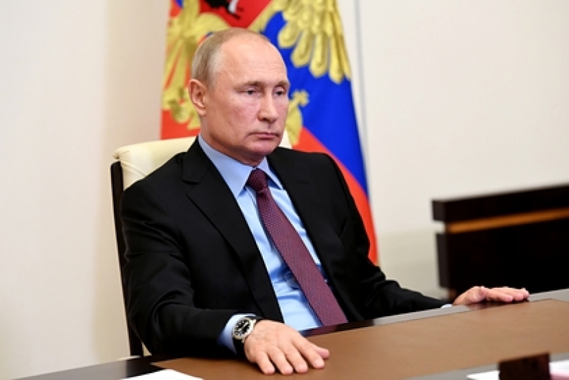 Путин поздравил россиян с Днем России