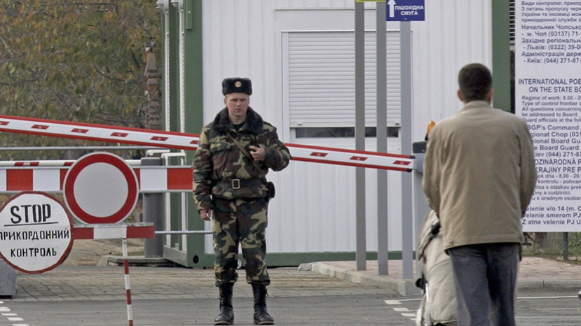 «Типичный предвыборный ход»: Украина закрыла въезд мужчинам из России в возрасте от 16 до 60 лет