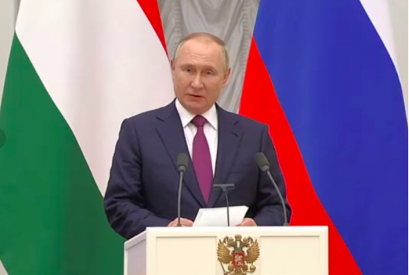 Путин призвал развивать и укреплять русский мир