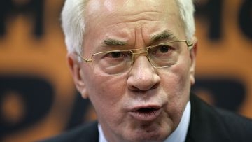 Азаров сравнил Порошенко с Януковичем