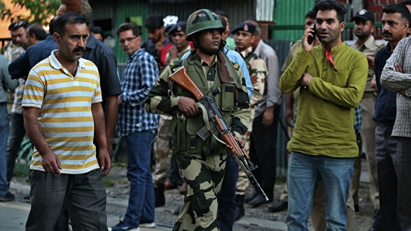 Эксперт оценила последствия приостановки торговли Пакистана с Индией