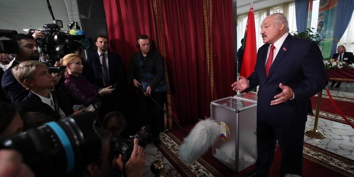 Лукашенко пригрозил закрыть границу для товаров из Украины