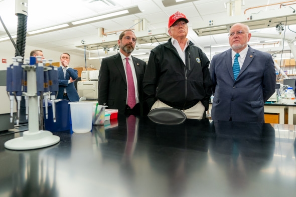 Паника из-за коронавируса может разрушить экономику США