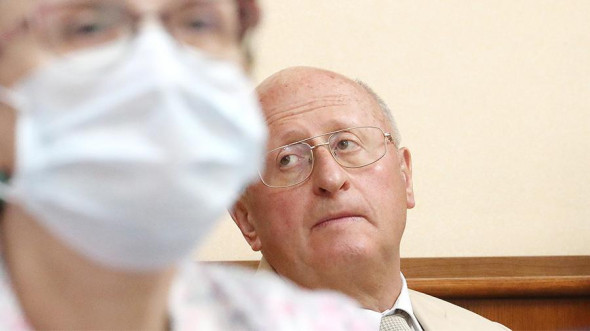 Почему Гинцбург не носит маску, - а вы обязаны