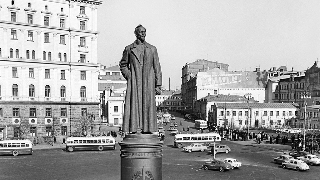 Сергей Черняховский: Возвращение рыцаря