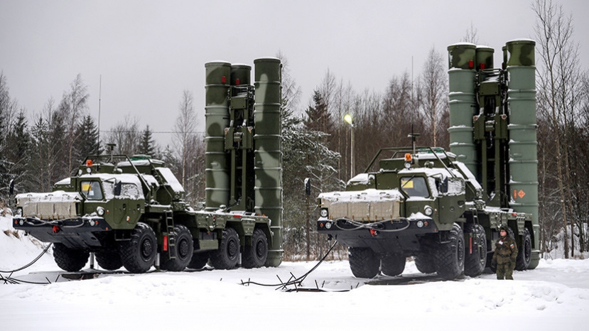 «Недобросовестная конкуренция»: США пытаются сорвать сделки по закупкам российского вооружения другими странами