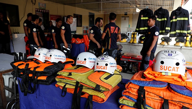 На Филиппинах два человека погибли из-за тайфуна "Мангхут"