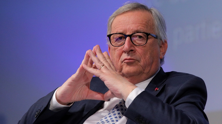 Юнкер: Греция была принята в еврозону в результате фальсификации