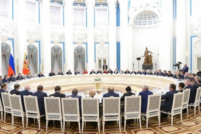 Стало известно, когда коронавирус пойдёт в России на спад