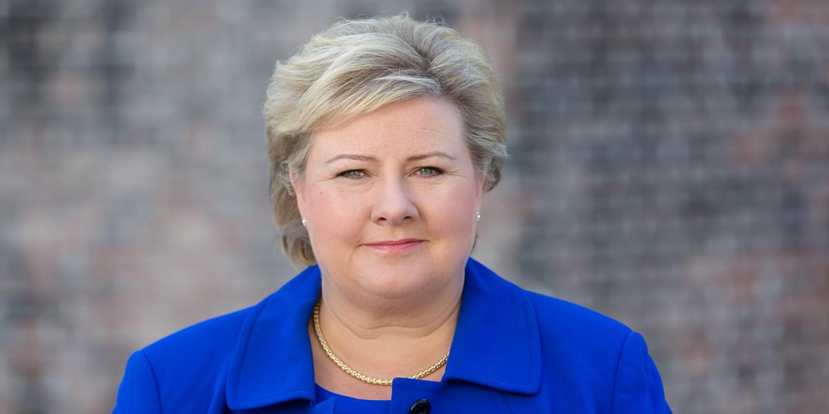 Премьеру Норвегии выписали штраф за слишком большое количество гостей на юбилее